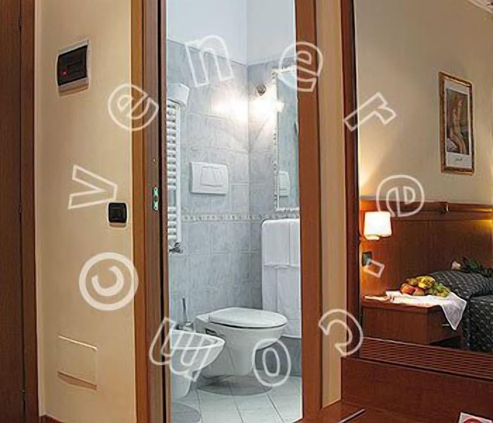 Hotel Ducale - Bathroom