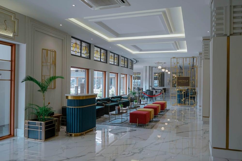 Hotel Savoy Homann - Lobby Sitting Area
