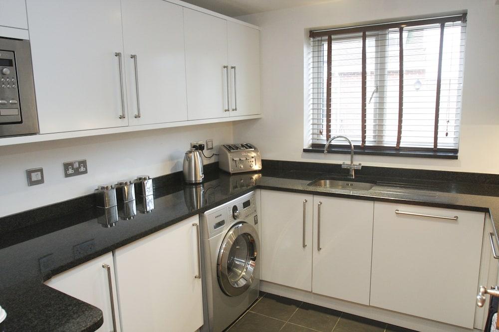 2 Bed Apt in Chorleywood Near Station - Private kitchen