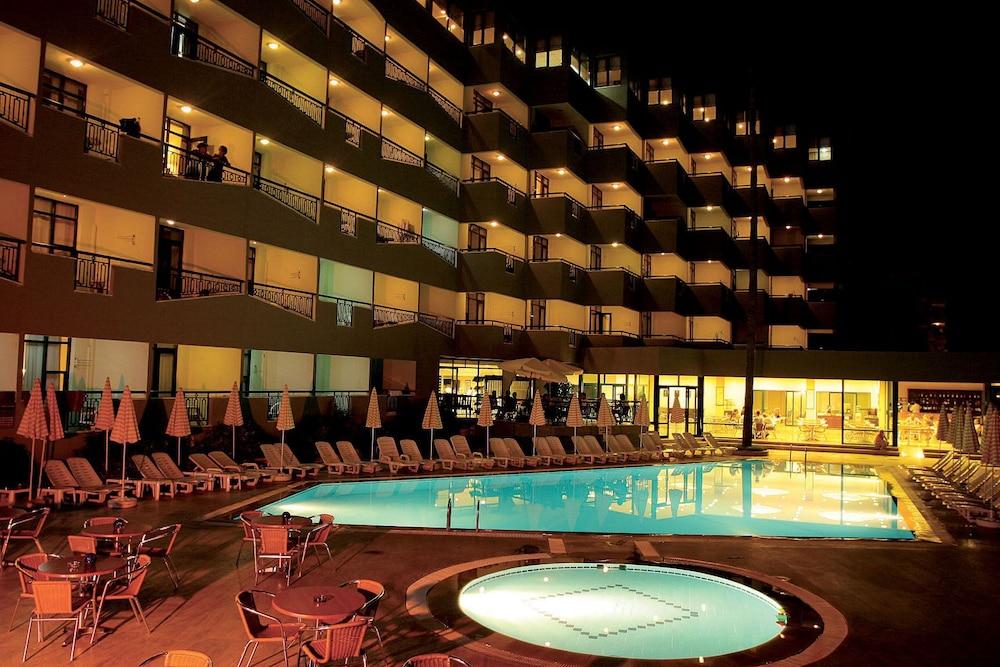 Elysee Hotel - Outdoor Pool