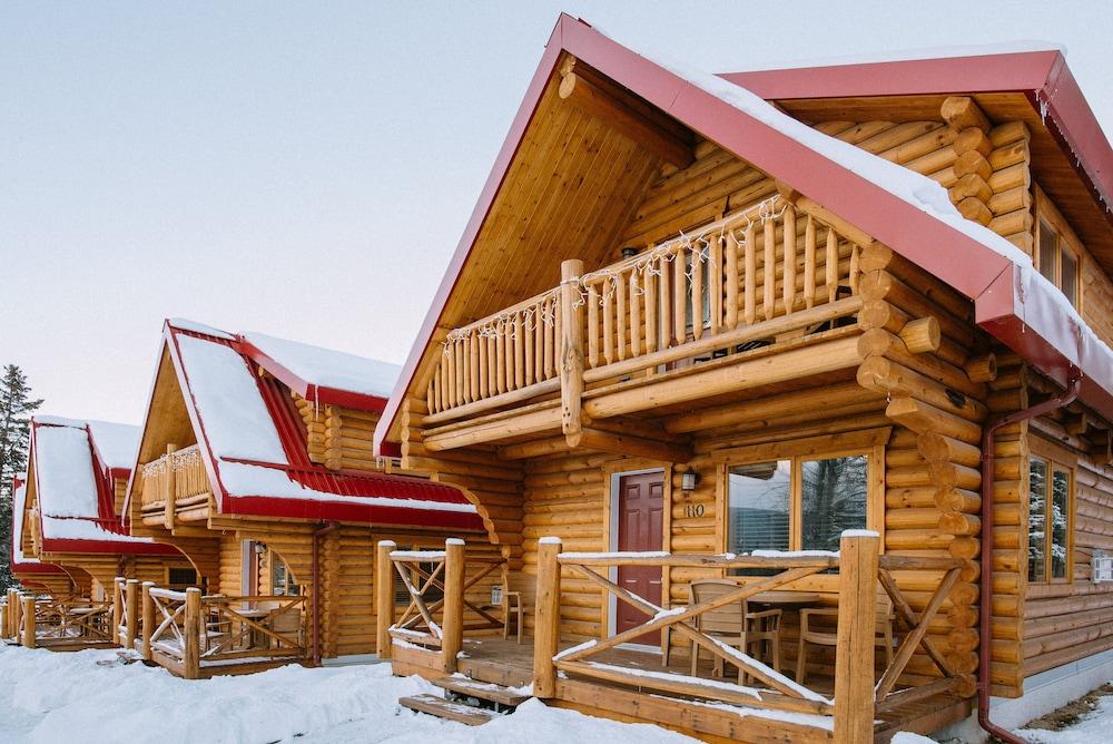 Miette Mountain Cabins - Exterior
