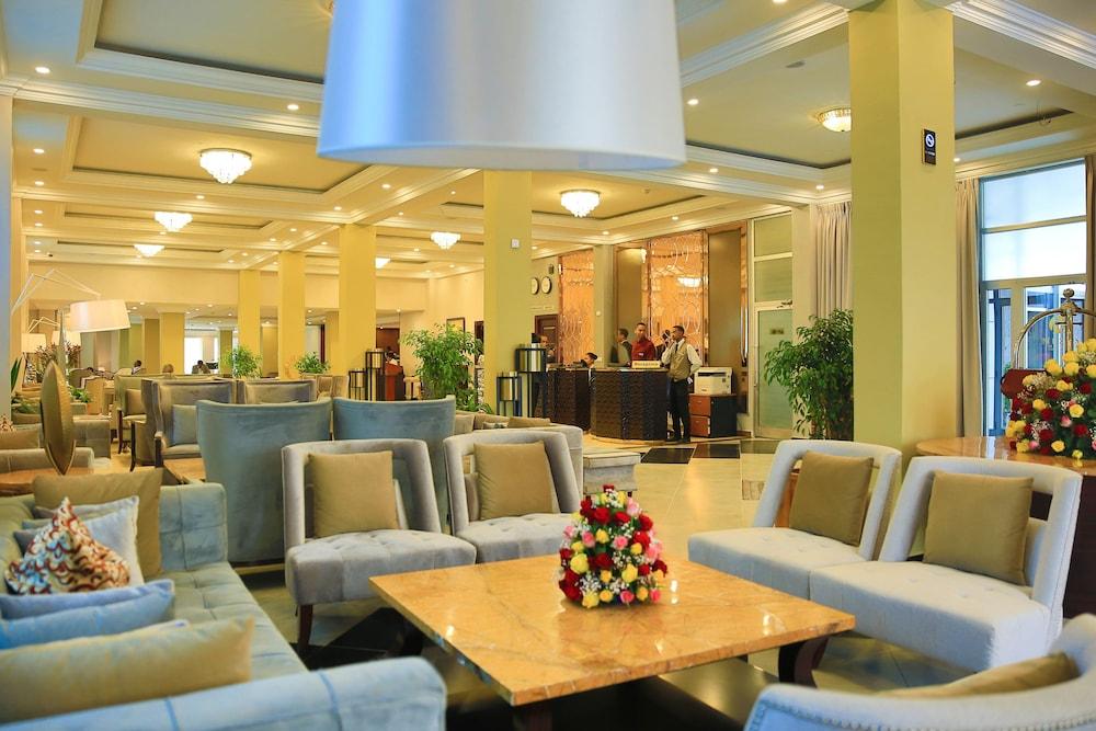 Swiss Inn Nexus Hotel - Lobby Sitting Area