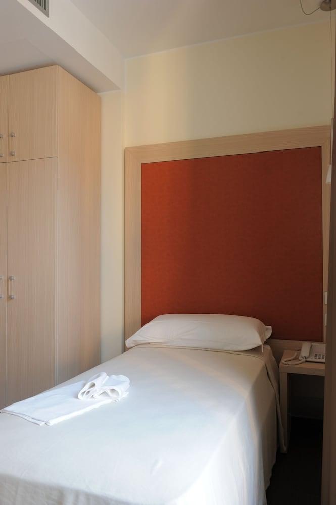 Hotel 33 Baroni - Room