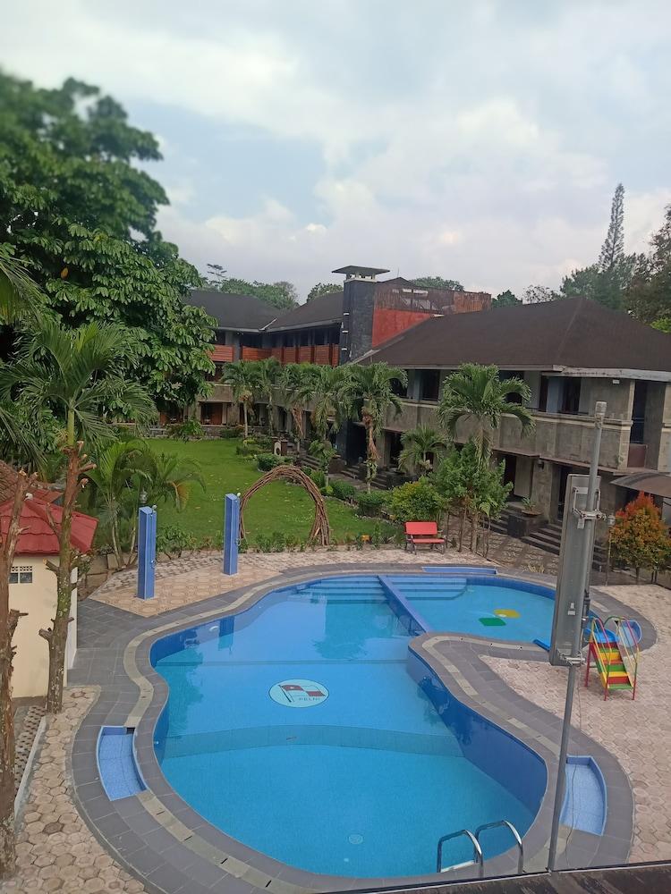 Hotel Bahtera PT.Pelni - Pool