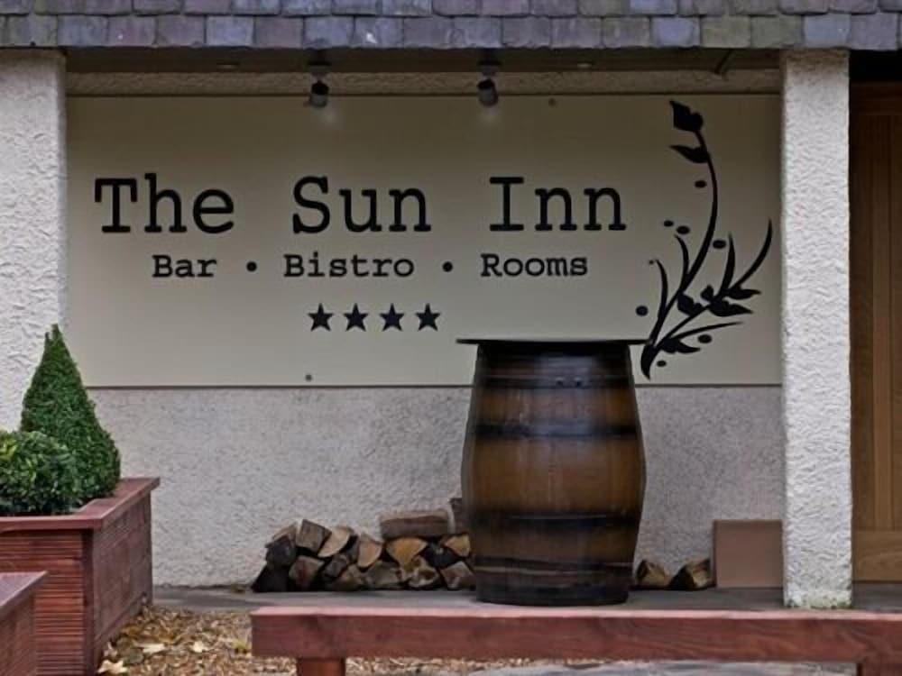 The Sun Inn - Exterior