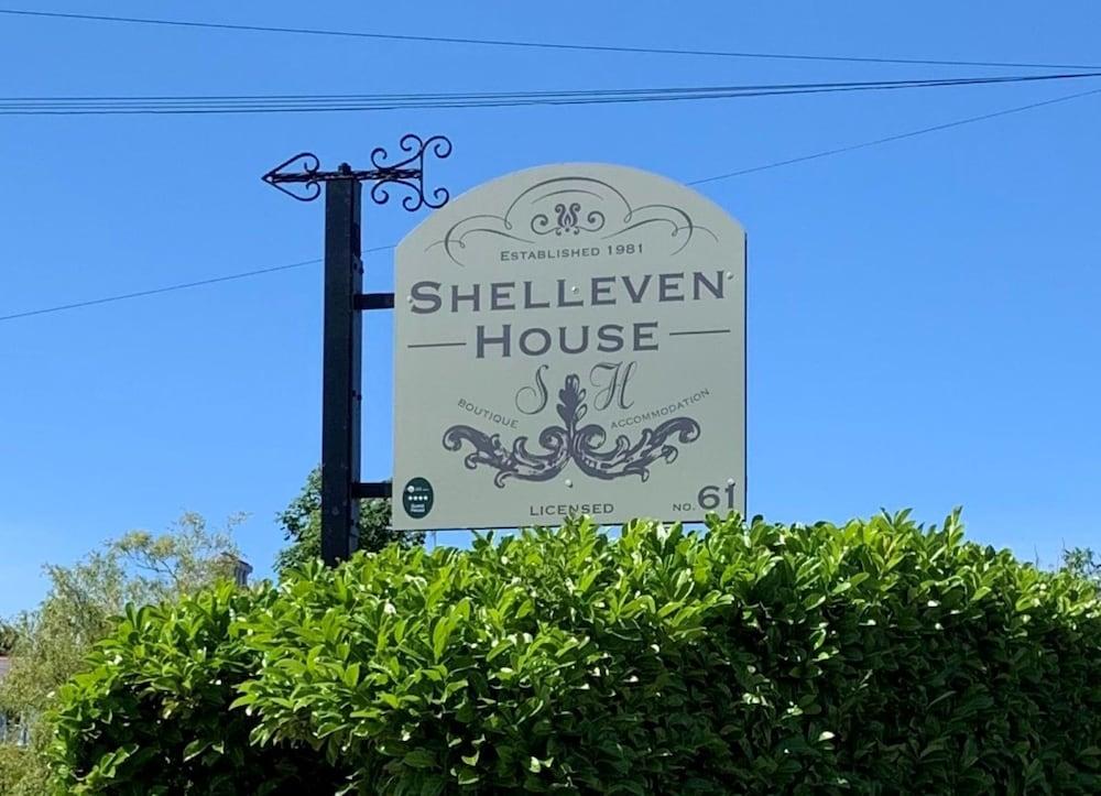Shelleven House - Exterior