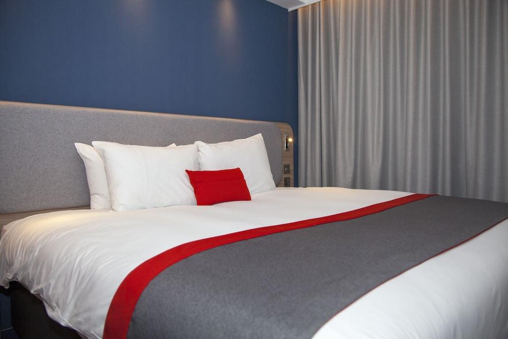 Holiday Inn Express Cardiff Bay, an IHG Hotel - Room