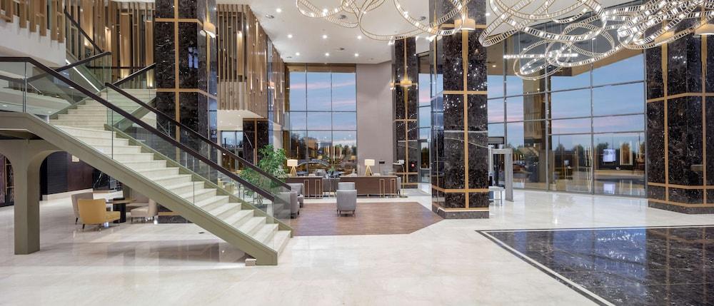 Hilton Istanbul Bakirkoy - Lobby