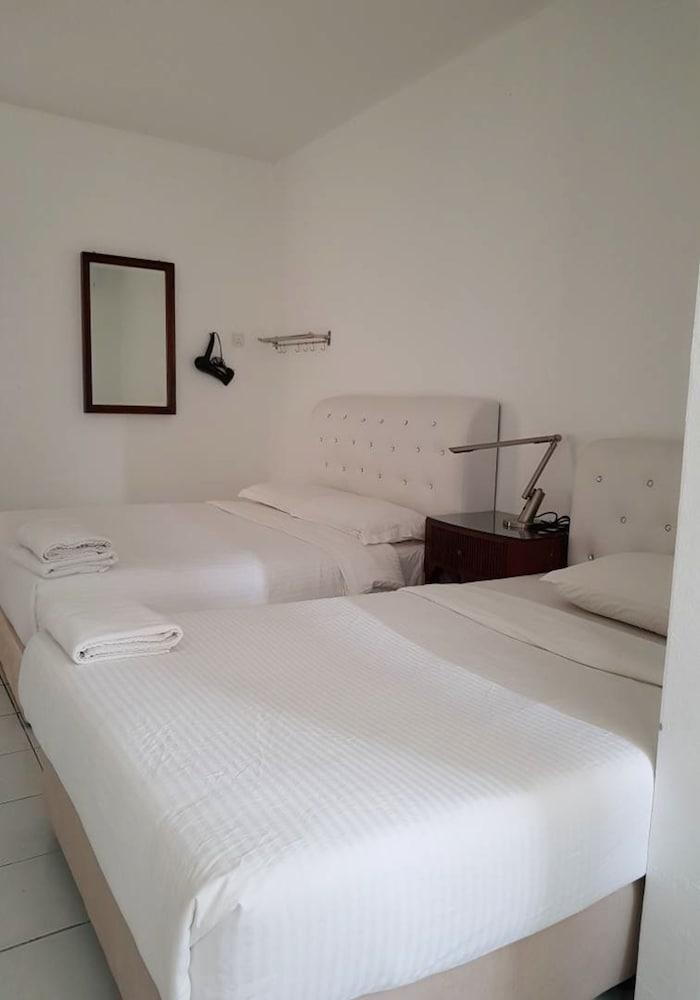 Anjung Apartment 3BR 1 - Featured Image