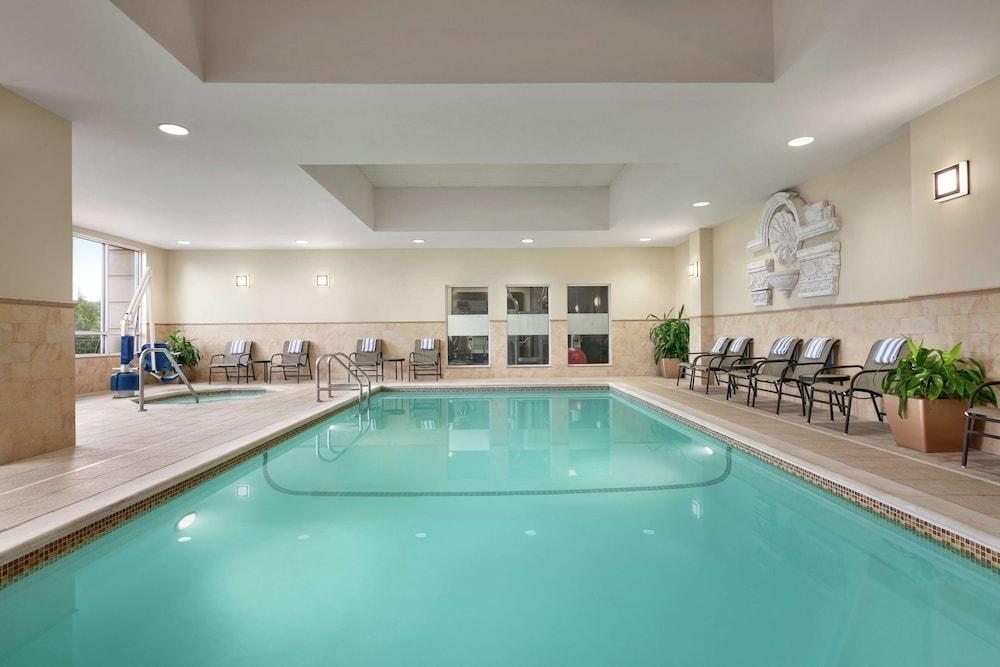 Hampton Inn & Suites Washington-Dulles International Airport - Pool