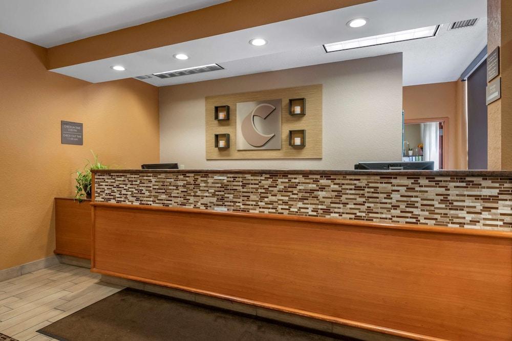 Comfort Inn & Suites Orlando North - Lobby