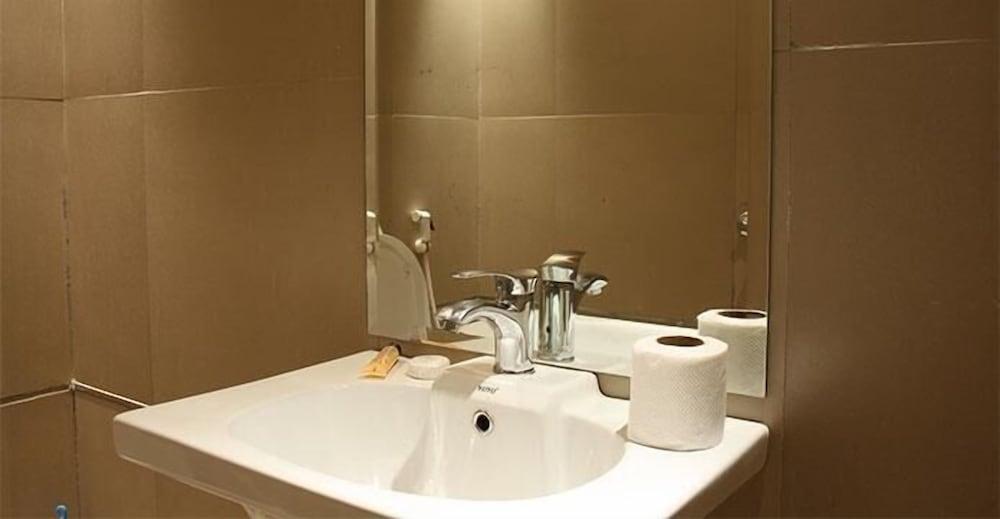 AlMuhaidb For Hotel Apartments 25 - Bathroom Sink