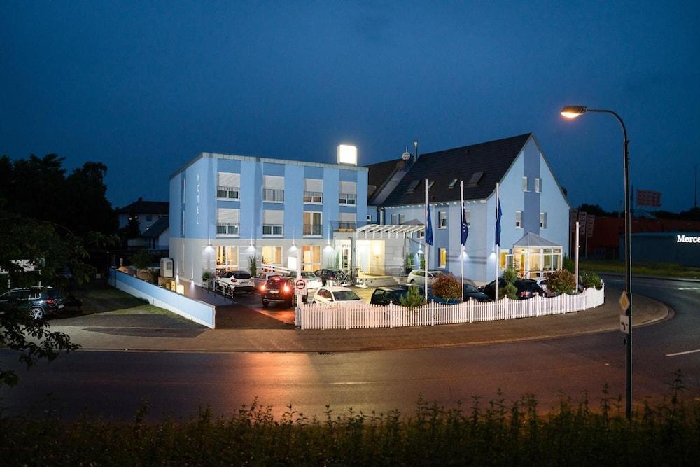 Hotel Restaurant Vater Rhein - Featured Image