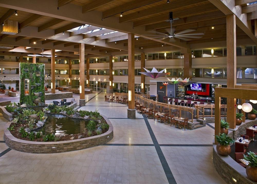 Crowne Plaza Suffern - Mahwah, an IHG Hotel - Lobby Lounge