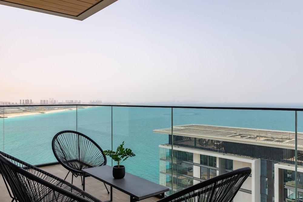 Maison Privee - Stunning Sea Views on Dubai’s New Luxury Island - Featured Image