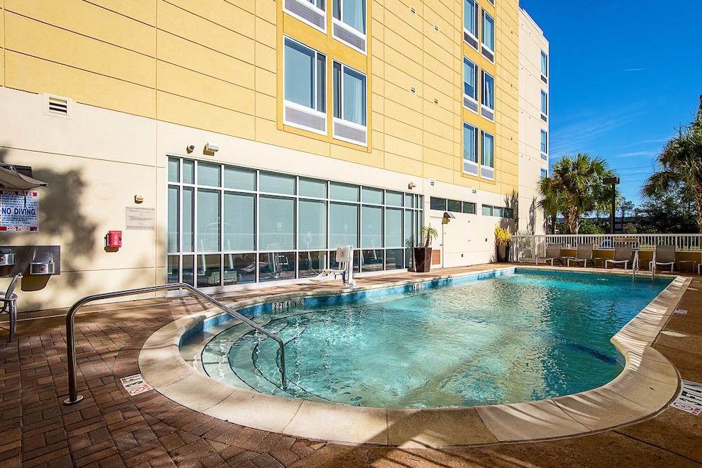 SpringHill Suites by Marriott Tampa North/I 75 Tampa Palms - Waterslide