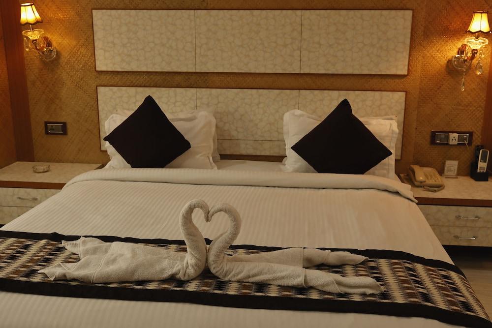 Hotel Bhargav Grand - Room
