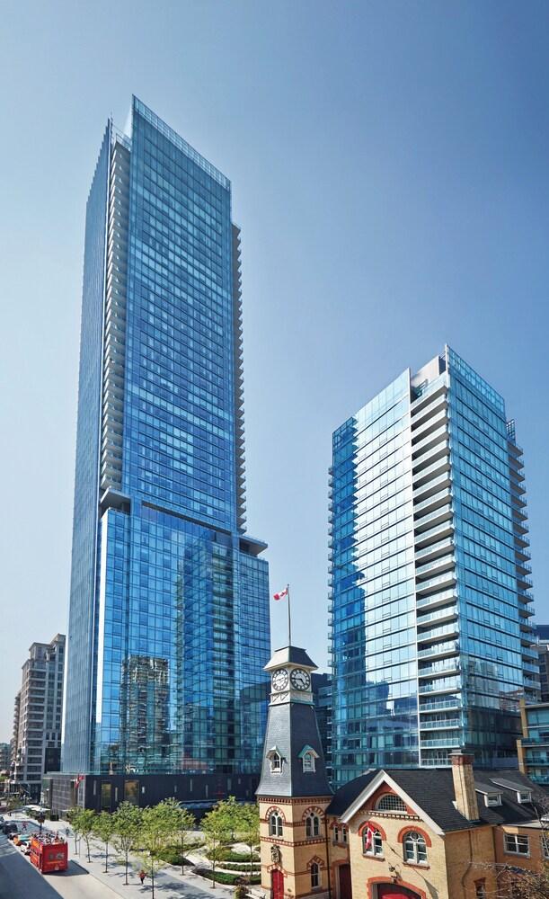 Four Seasons Hotel Toronto - Featured Image