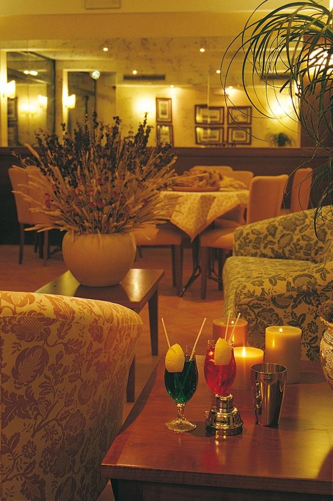 سانجالو بارك هوتل - Lobby Lounge