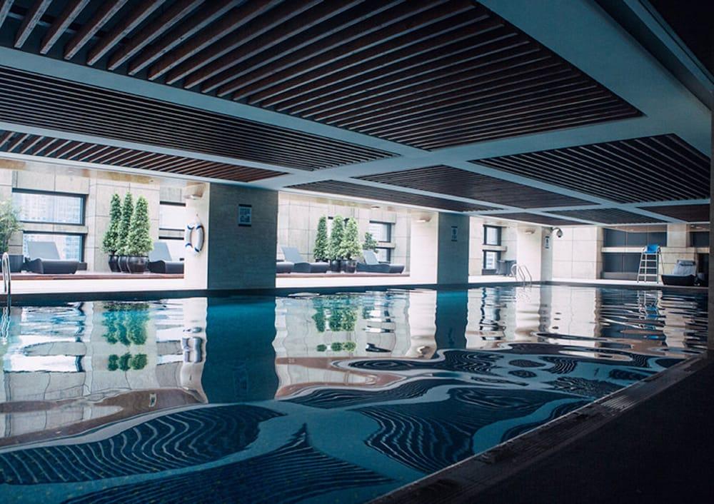 Oakwood Premier Guangzhou - Indoor/Outdoor Pool