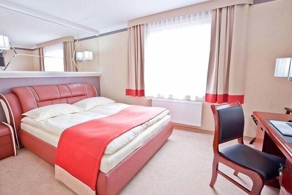 M Hotel Sosnowiec - Room