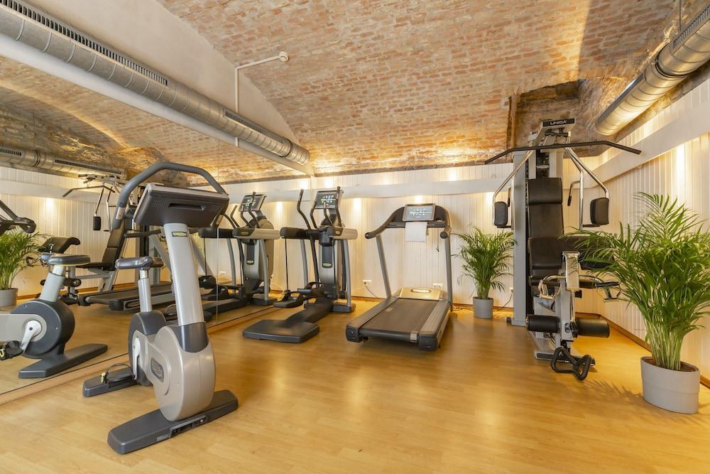 HiLight Suites Hotel - Fitness Facility