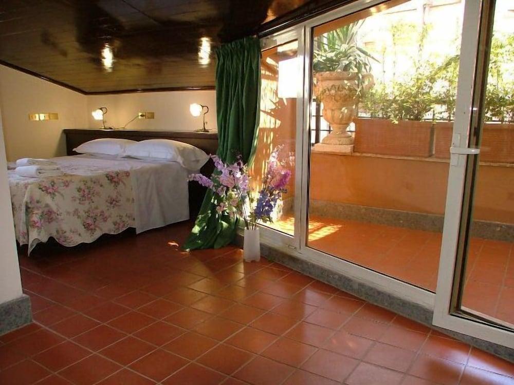 Hotel Okapi - Room