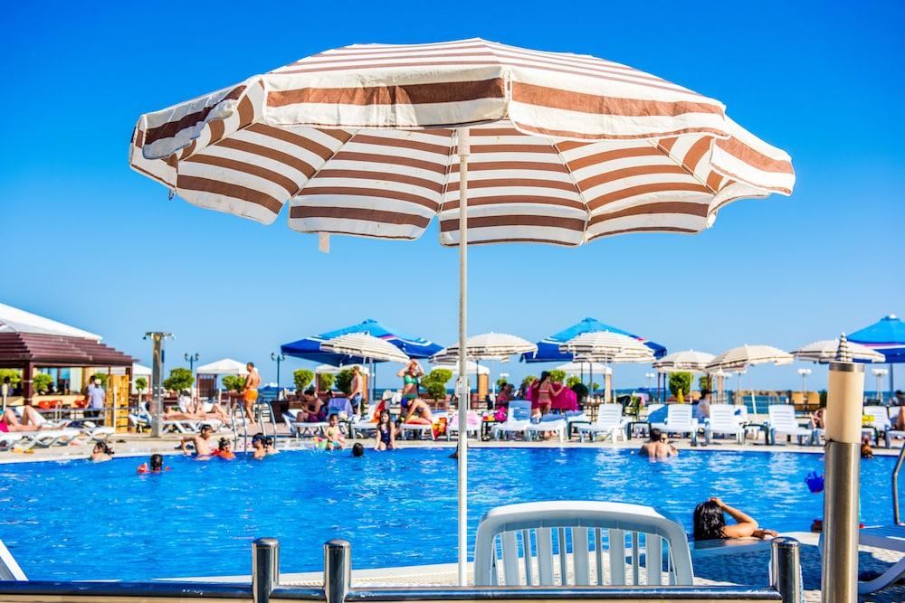 Aysberq Resort - Outdoor Pool