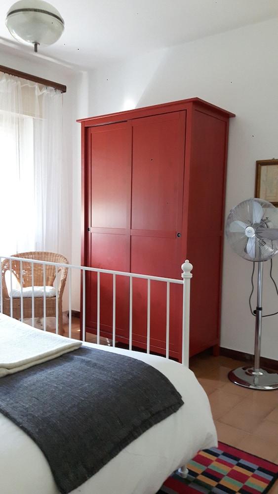 "apartment With Garden and Private Parking" - Room