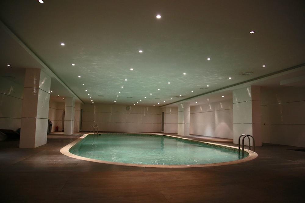 Al Diafah Hotel Suites - Indoor Pool