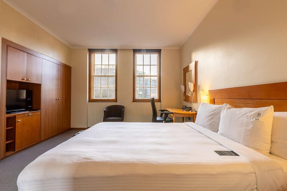 Sydney Harbour Hotel - Room