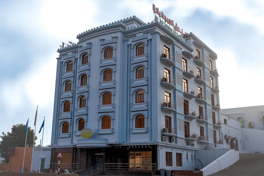 Al Ayjah Plaza Hotel - Exterior