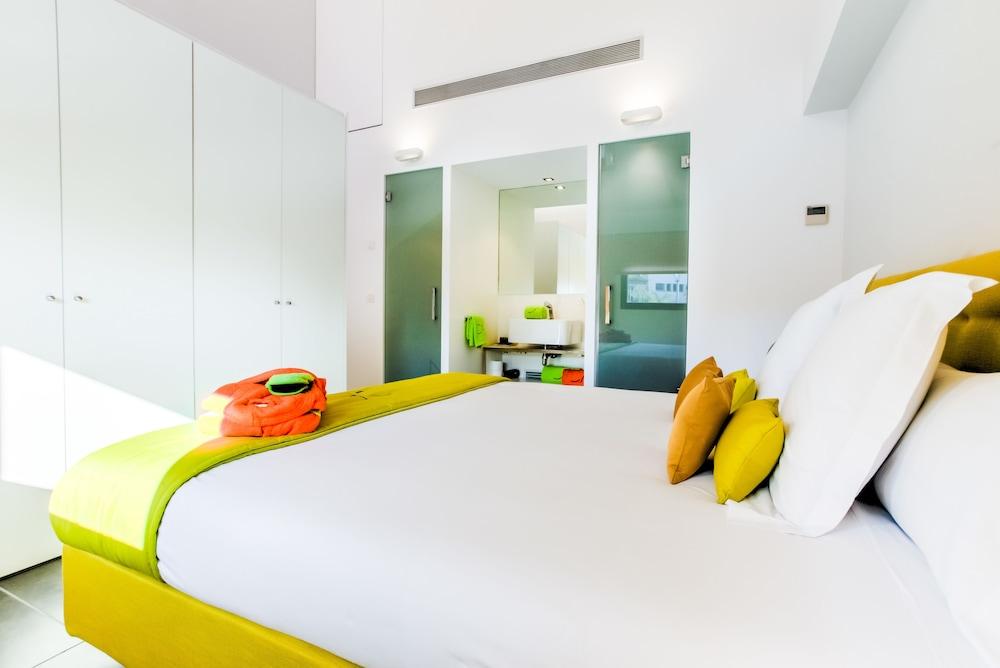 Cosmo Apartments Sants - Room