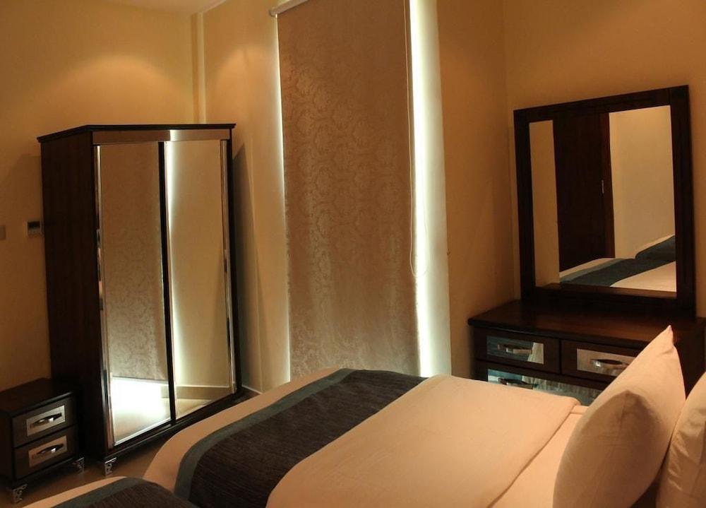 Aronani Hotel - Room