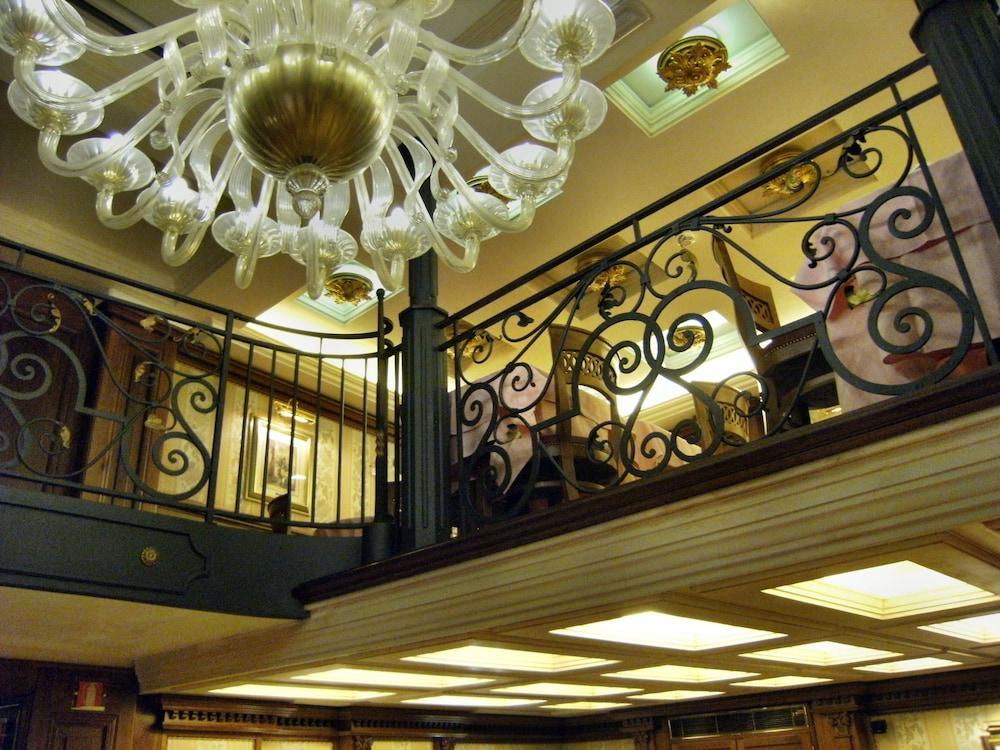Royal San Marco Hotel - Interior Detail