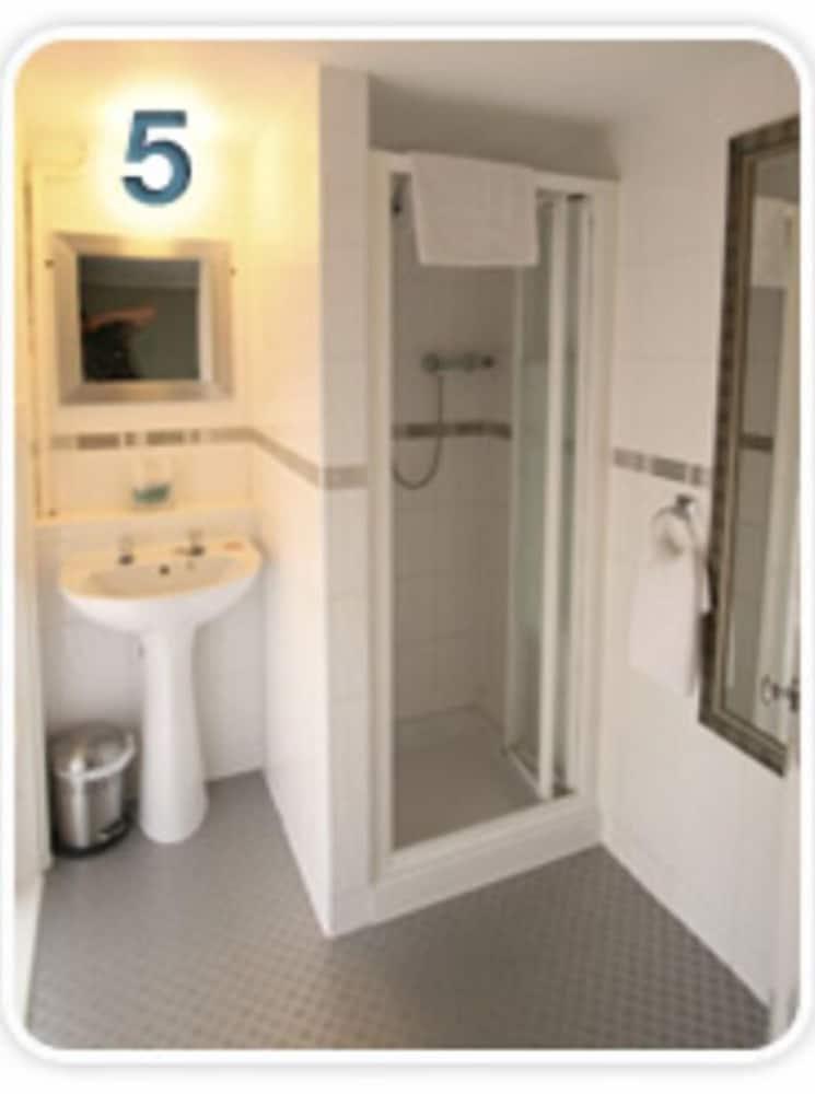 Claremont Hotel Bournemouth - Bathroom