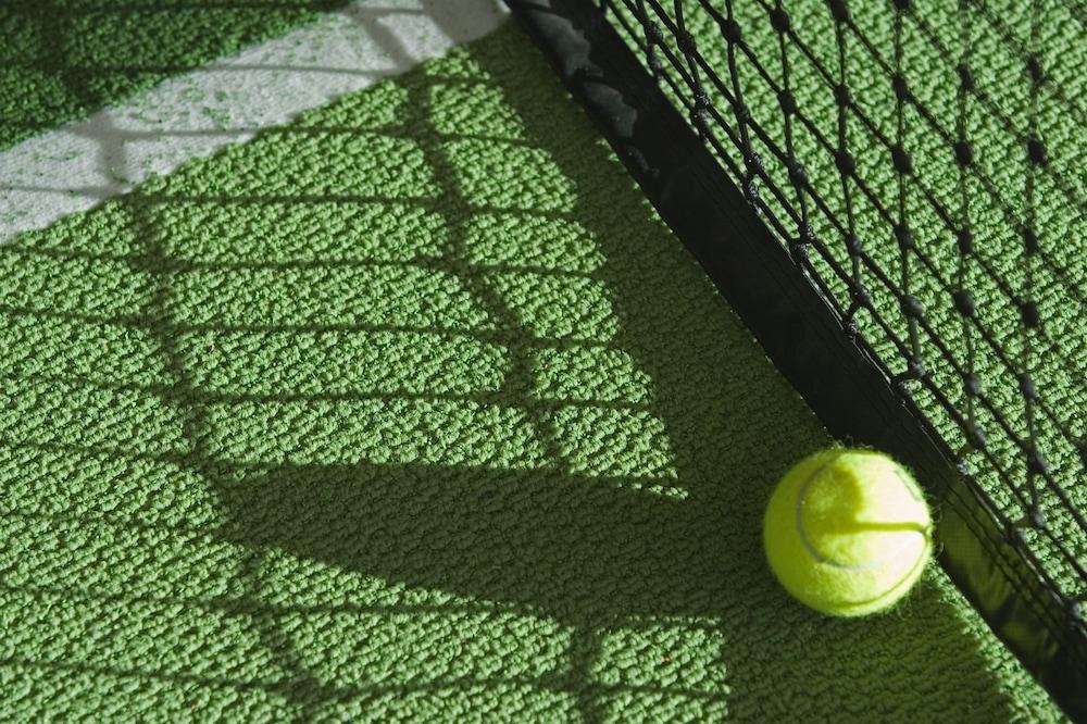 بارك هوتل روتهوف - Tennis Court