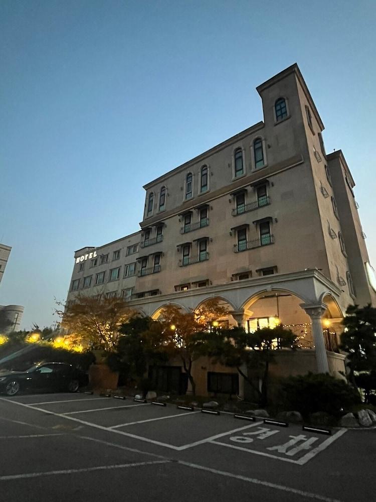 Incheon Airport Hotel Oceanside - Exterior
