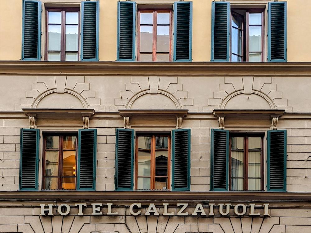 FH55 Hotel Calzaiuoli - Exterior detail