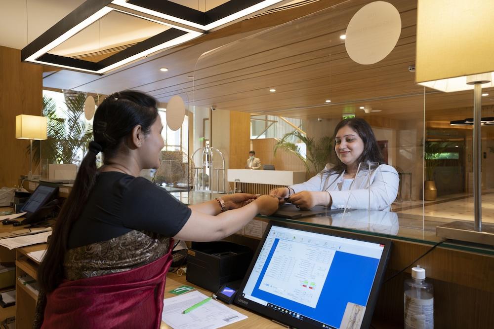 Holiday Inn Agra MG Road, an IHG Hotel - Reception