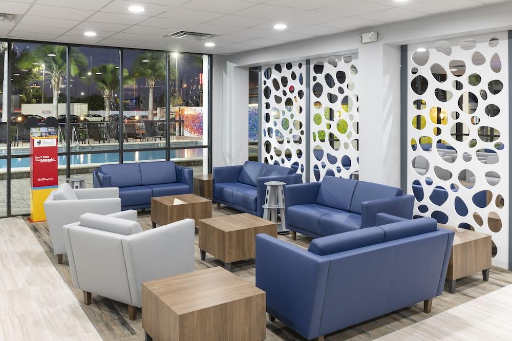 Hotel Monreale Express International Drive Orlando - Lobby Sitting Area