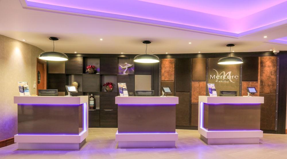 Mercure London Heathrow Hotel - Check-in/Check-out Kiosk