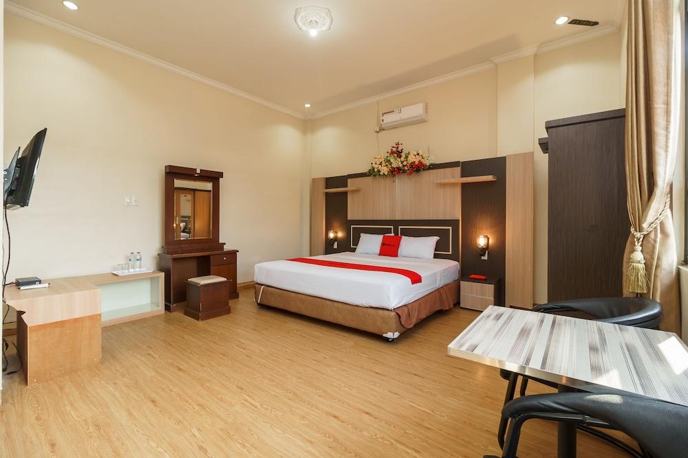 RedDoorz Plus @ Hotel Sempurna Watervang Lubuk Linggau - Room