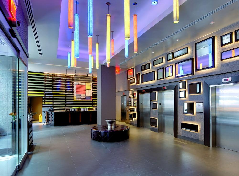 Hilton New York Fashion District - Lobby