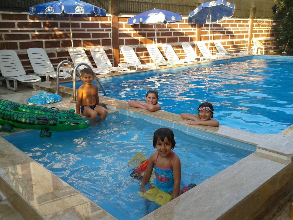 Kartal Hotel - Outdoor Pool