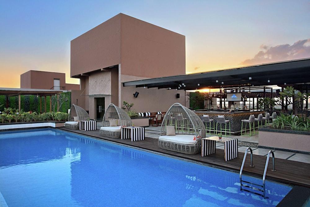 DoubleTree Suites By Hilton Bangalore - Exterior