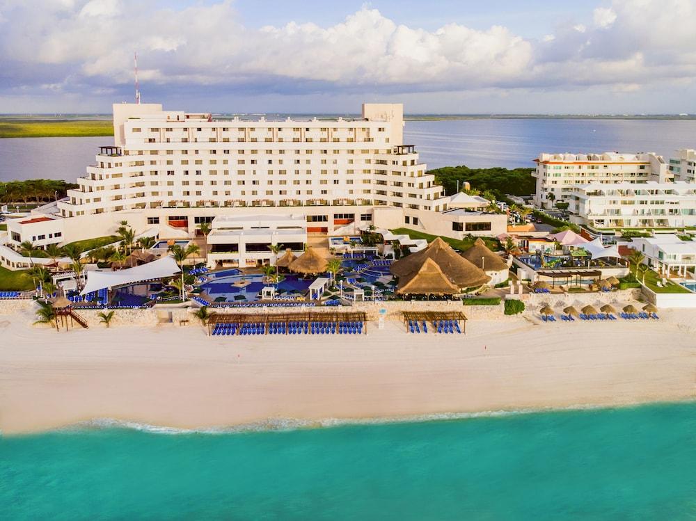 Royal Solaris Cancun - All Inclusive - Featured Image