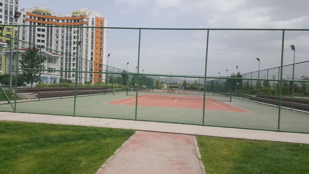 دريم أوف هوليداي - Tennis Court