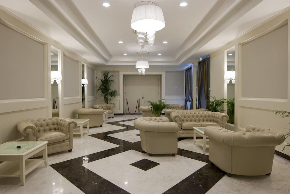 iH Hotels Roma Dei Borgia - Lobby