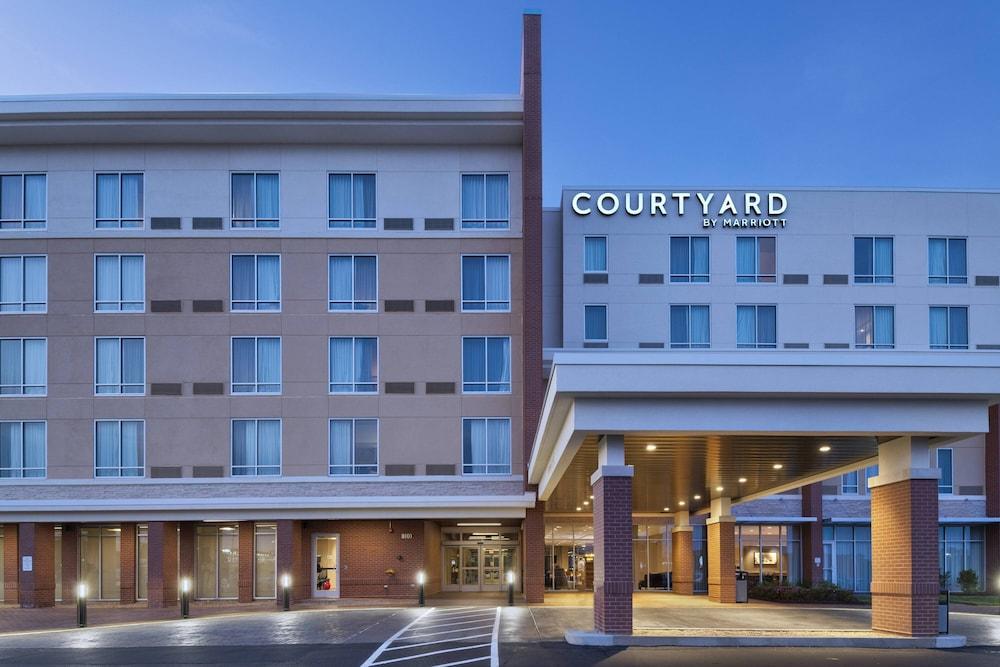Courtyard by Marriott St. Louis Brentwood - Featured Image
